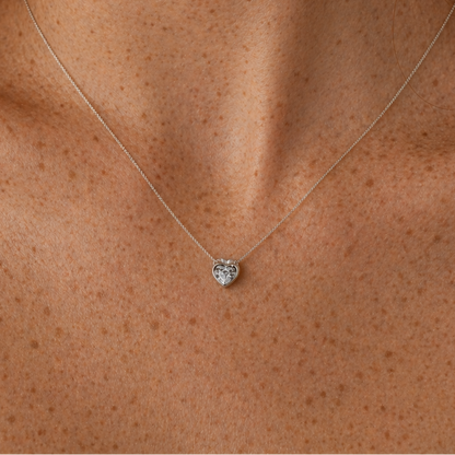 Punto de luz de plata modelo corazon